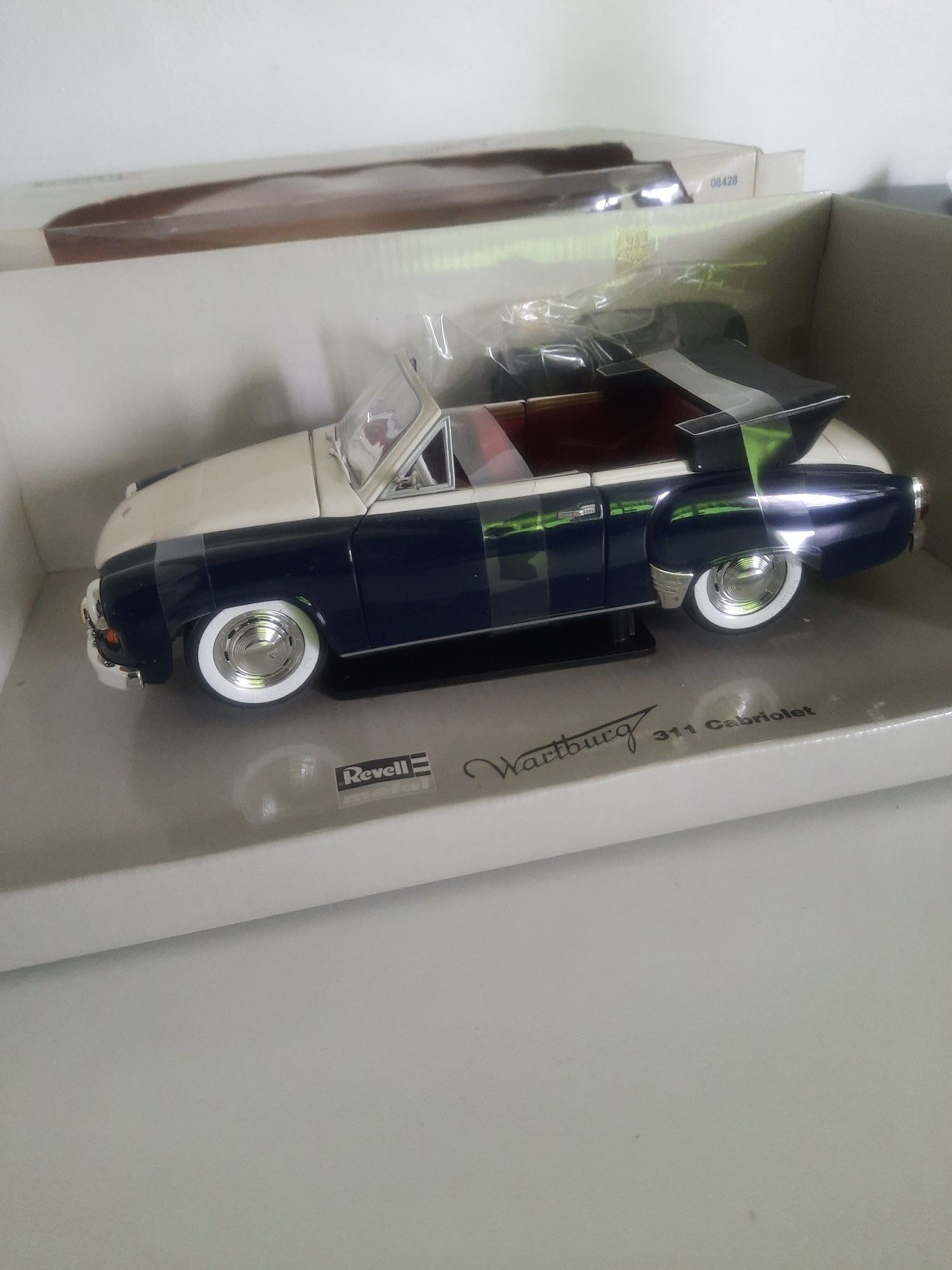 Wartburg 311 coupe cabriolet nowy revell 1:18