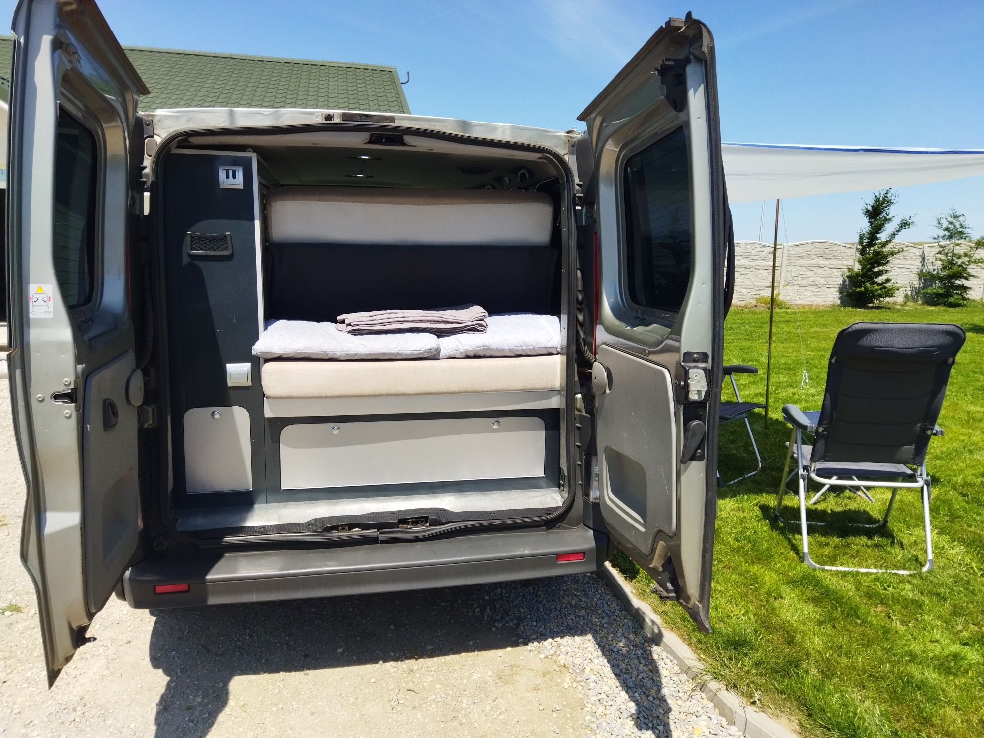 Renault Trafic 2.0 DCI Primaster kamper/bus 8 osób