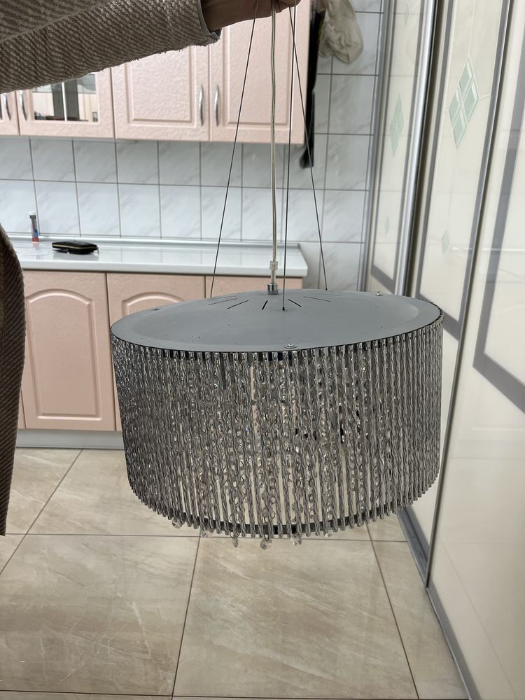 Lampa z kryształami srebrna