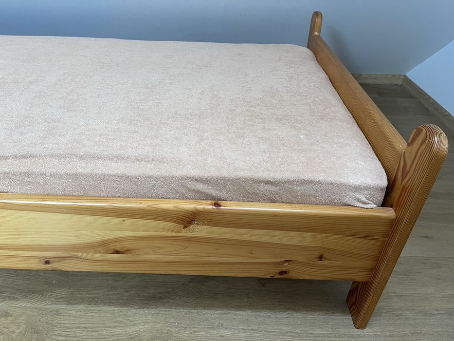 Łózko drewniane z materacem 200x90 jak nowe