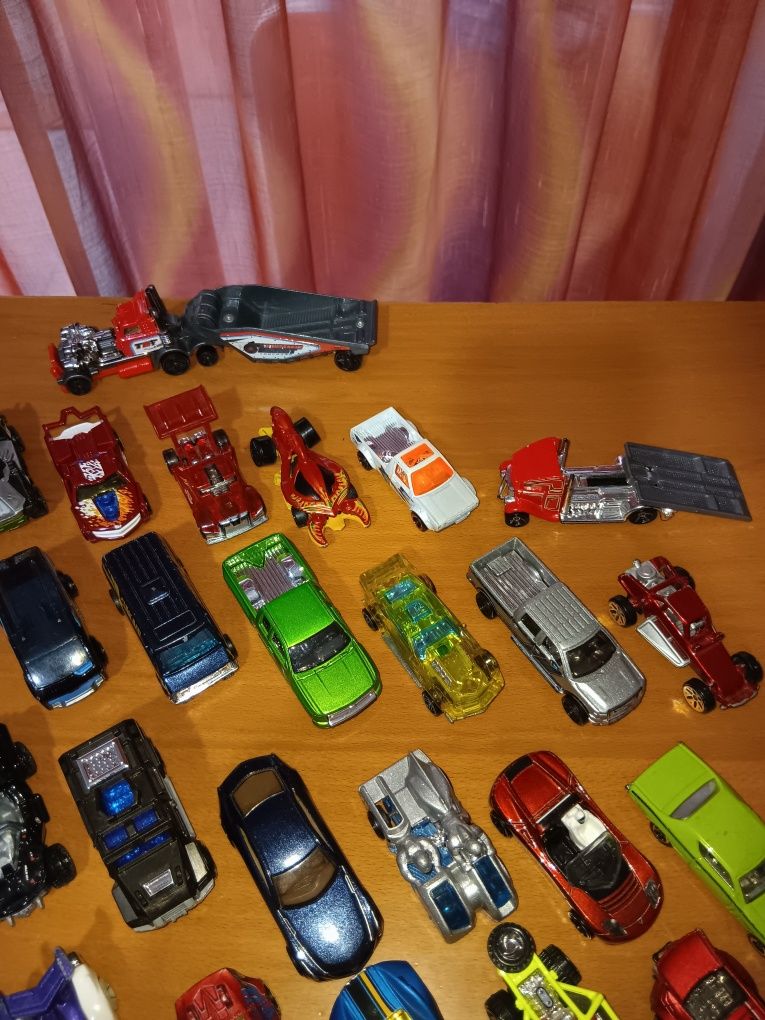 Carrinhos de Hotwheels