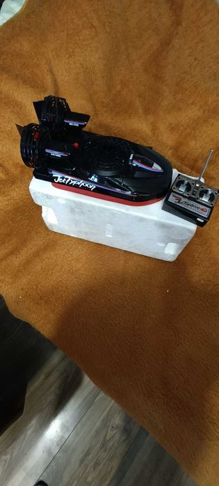 Poduszkowiec RC , wodolot