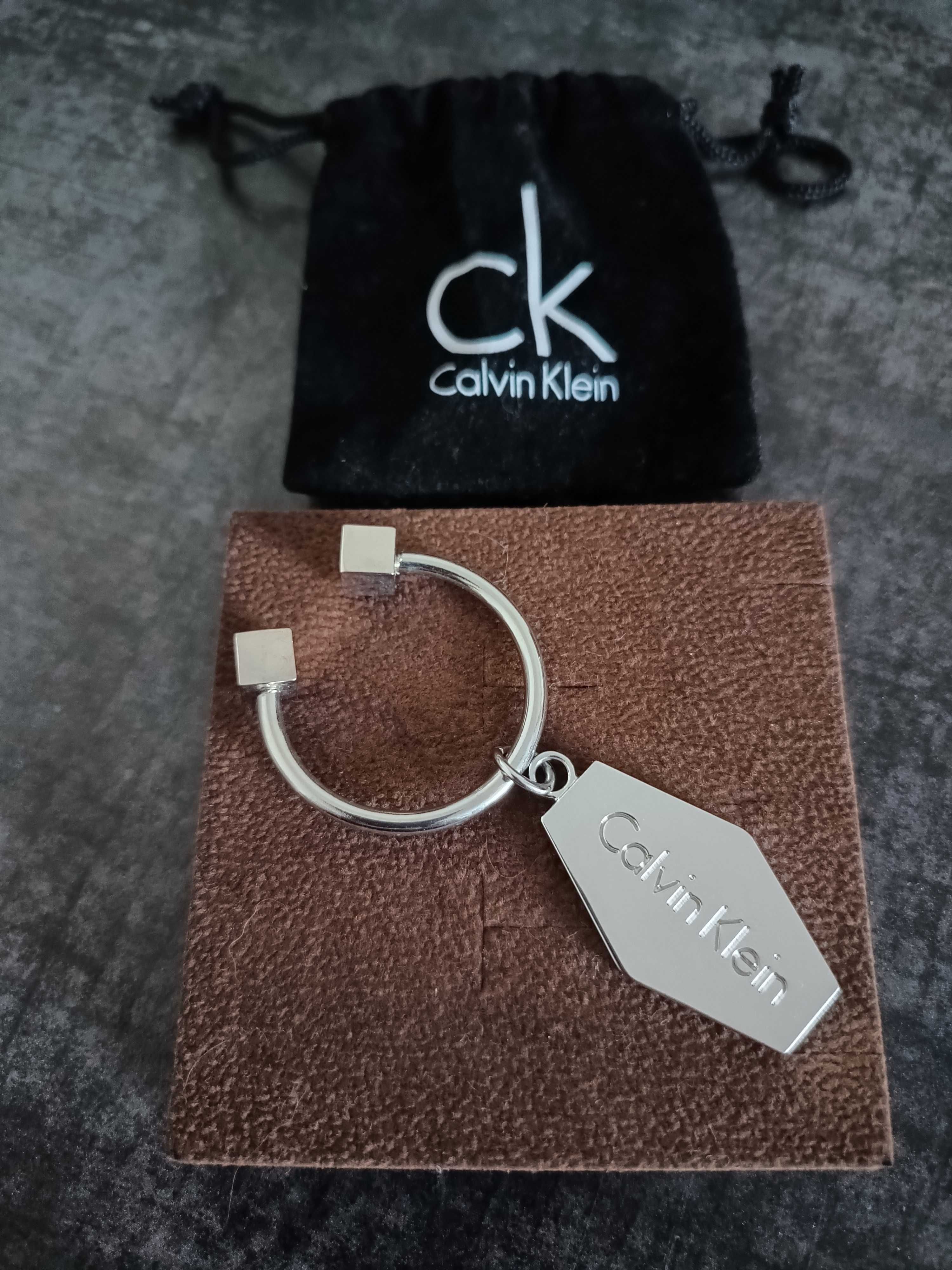 Brelok zawieszka Calvin Klein,stalowy,nowy z logo, uniwersalny