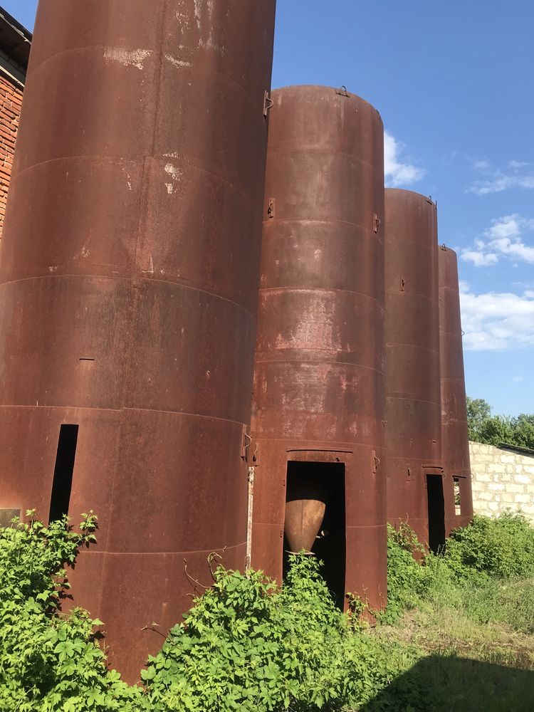 Продам емкости 36 м куб БХМ ,бу 4 шт. Высота 820 :280 диаметр