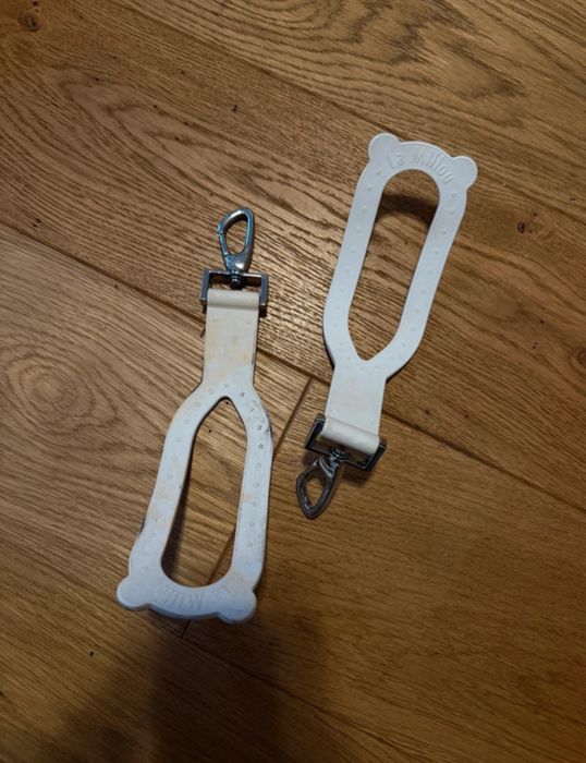 Zaczepy mocujące uchwyty do wózka La millou