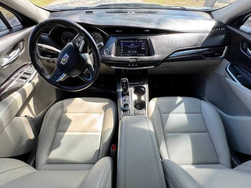 2022 Cadillac XT4 Luxury