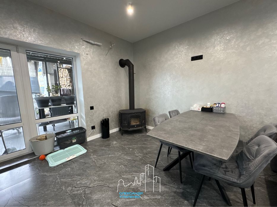 Сучасний котедж з ремонтом на МІКРОРАЙОНІ