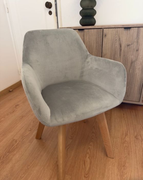 4 cadeiras em estado novo