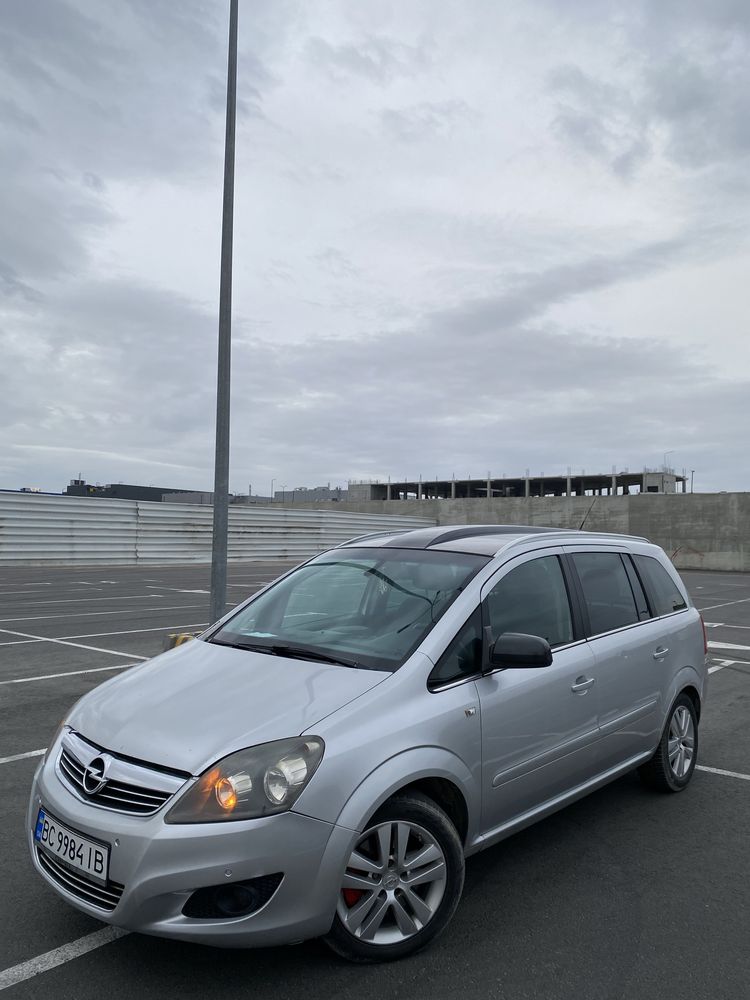 Opel Zafira b 92 kwt Panorama