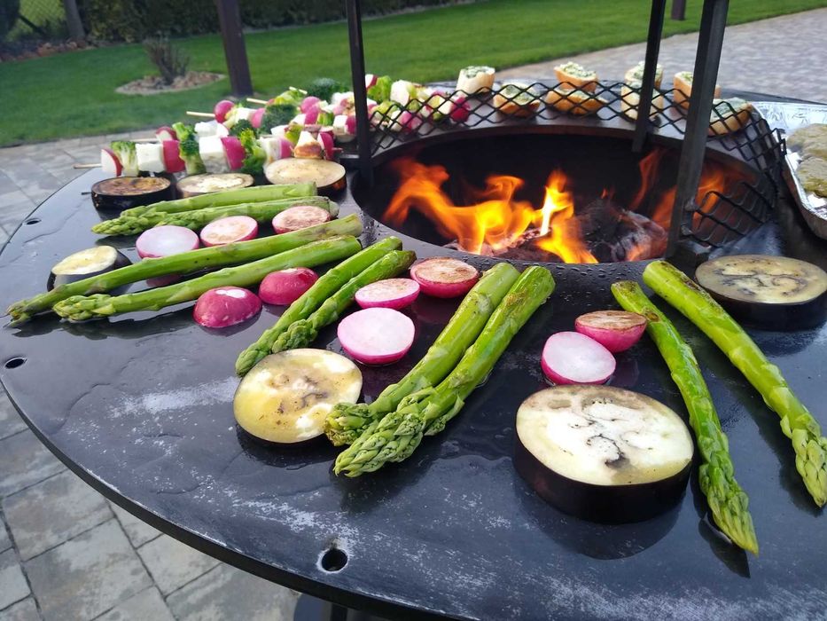Grill ogrodowy okrągły.