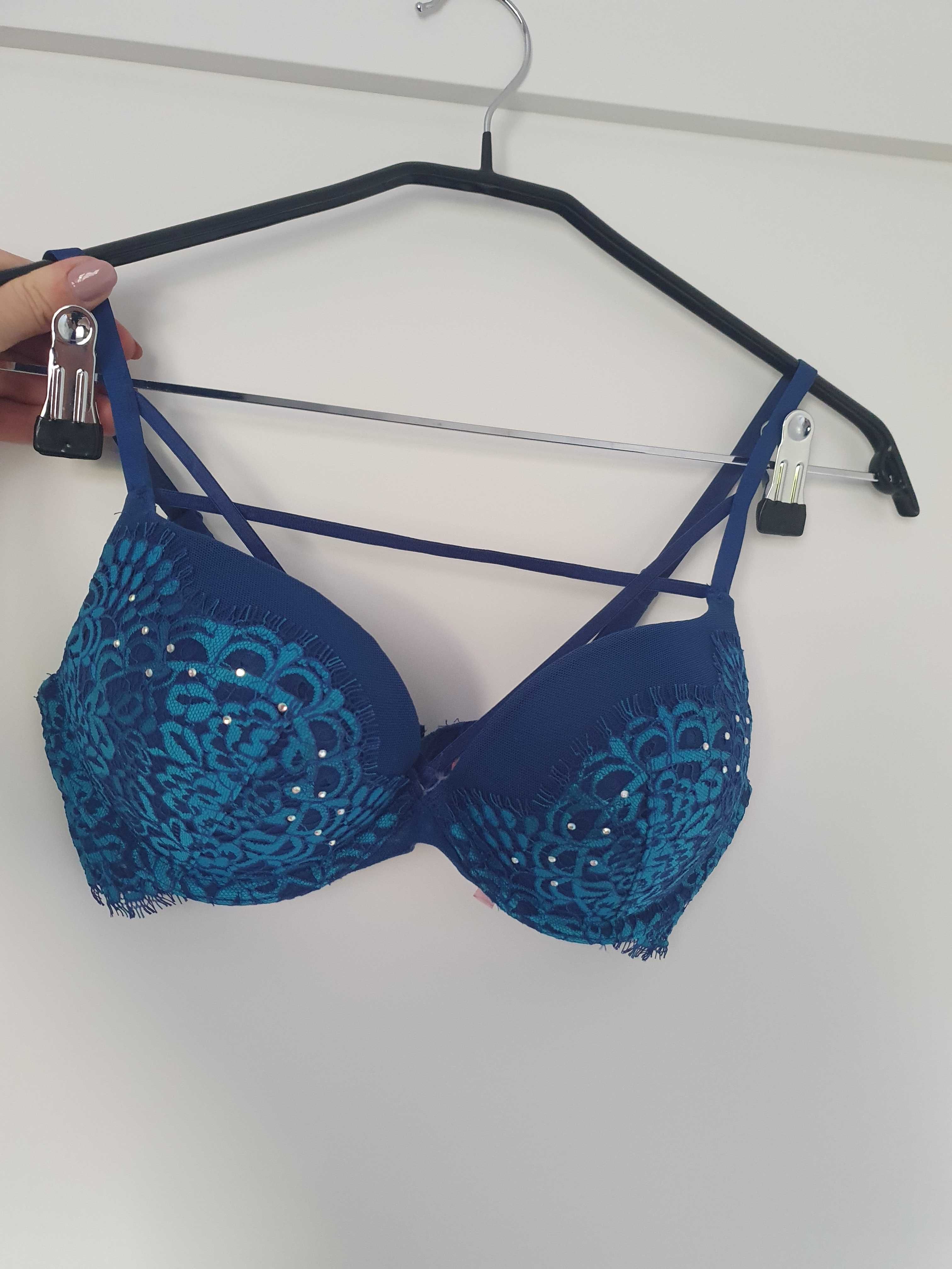 Biustonosz Hunkemoller rozm 70C push up granatowy