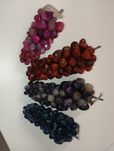 Cacho de uvas em pedras agata