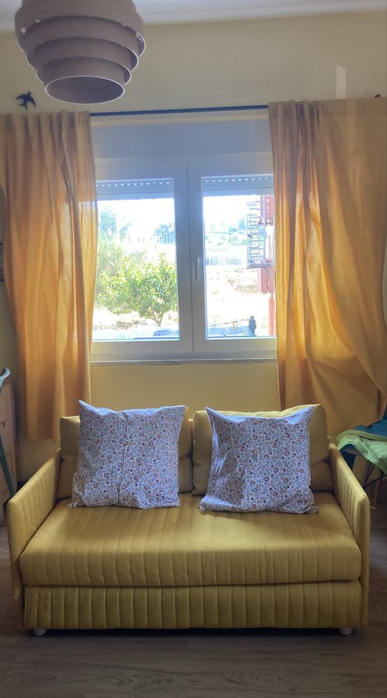 Sofá-cama, IKEA amarelo