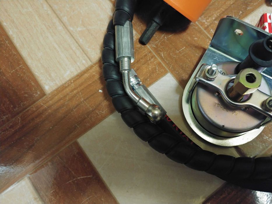 Wskaźnik ciśnienia oleju zegar manometr MF 255 Ursus 3512 MF 235 MF3