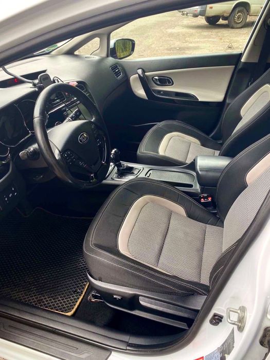 Кіа Сееd 2013 року