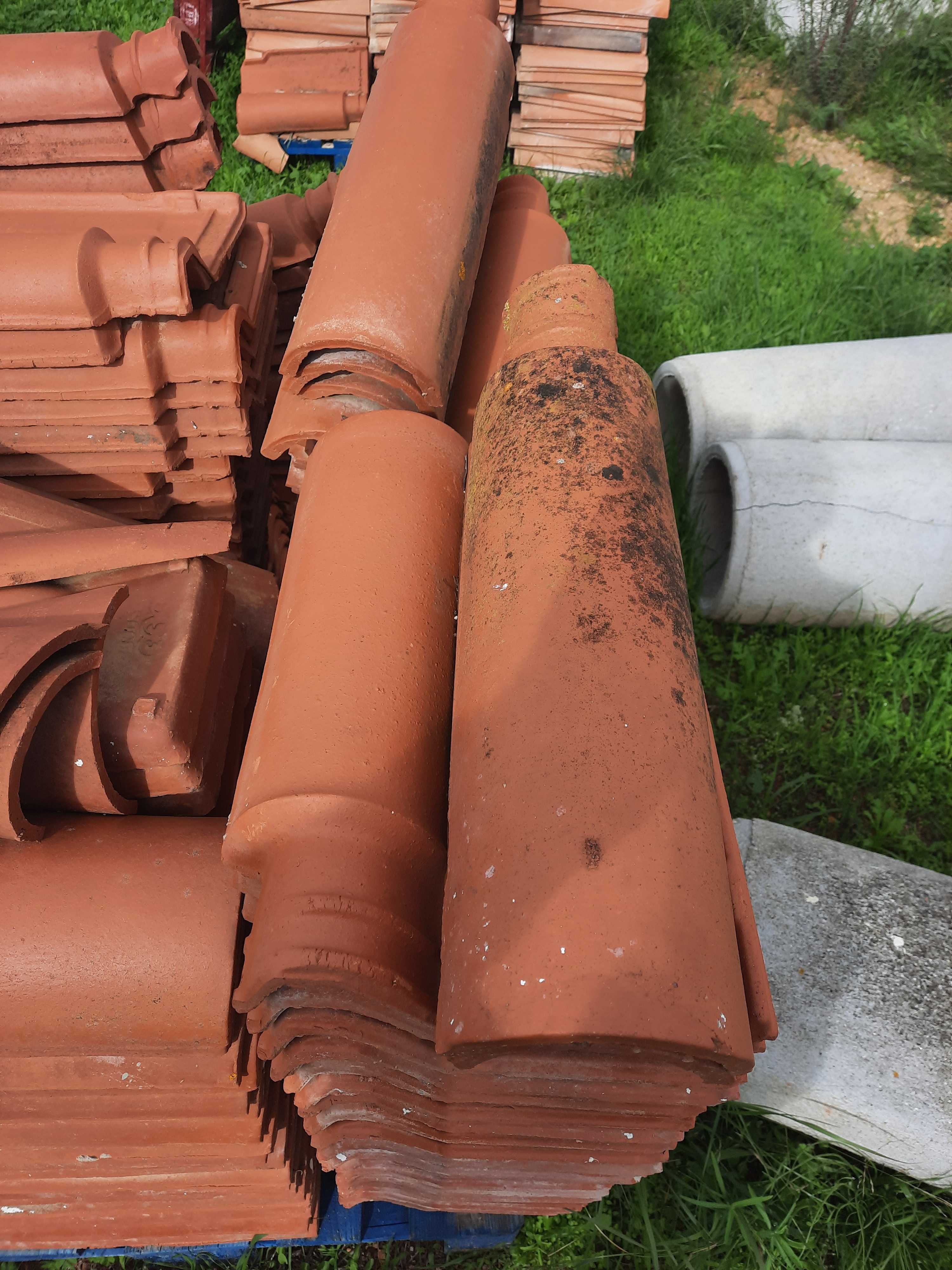 Telhas barro de diversas medidas para desocupar