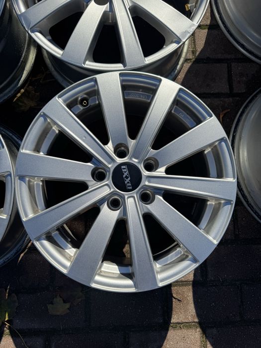 Komplet felg OXXO 16” 7J ET40 5x114,3 Używane F-Vat