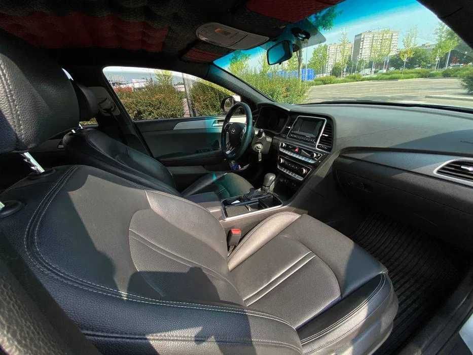 Оренда легкового автомобіля бізнес класу Hyundai Sonata