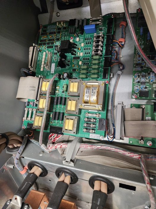 Джерело безперебійного живлення ДЖБ, UPS, APC Galaxy 200KVA  200кВА.