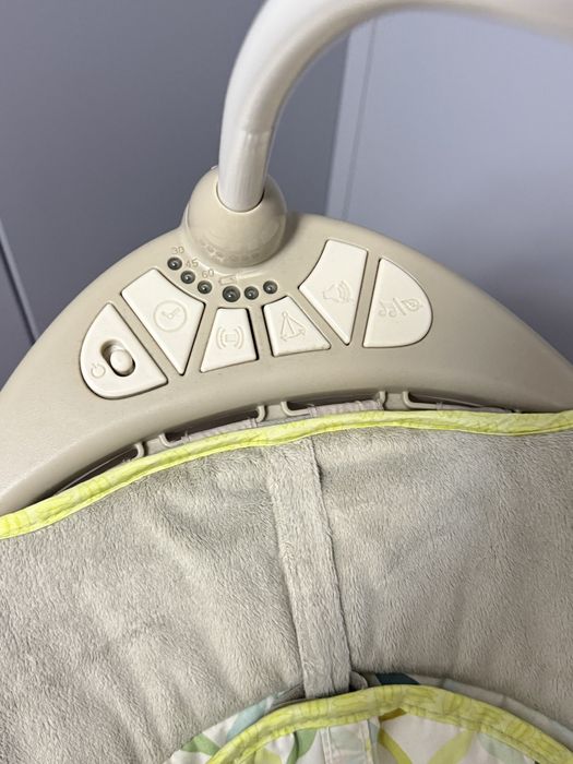 Дитяча гойдалка-шезлонг Ingenuity