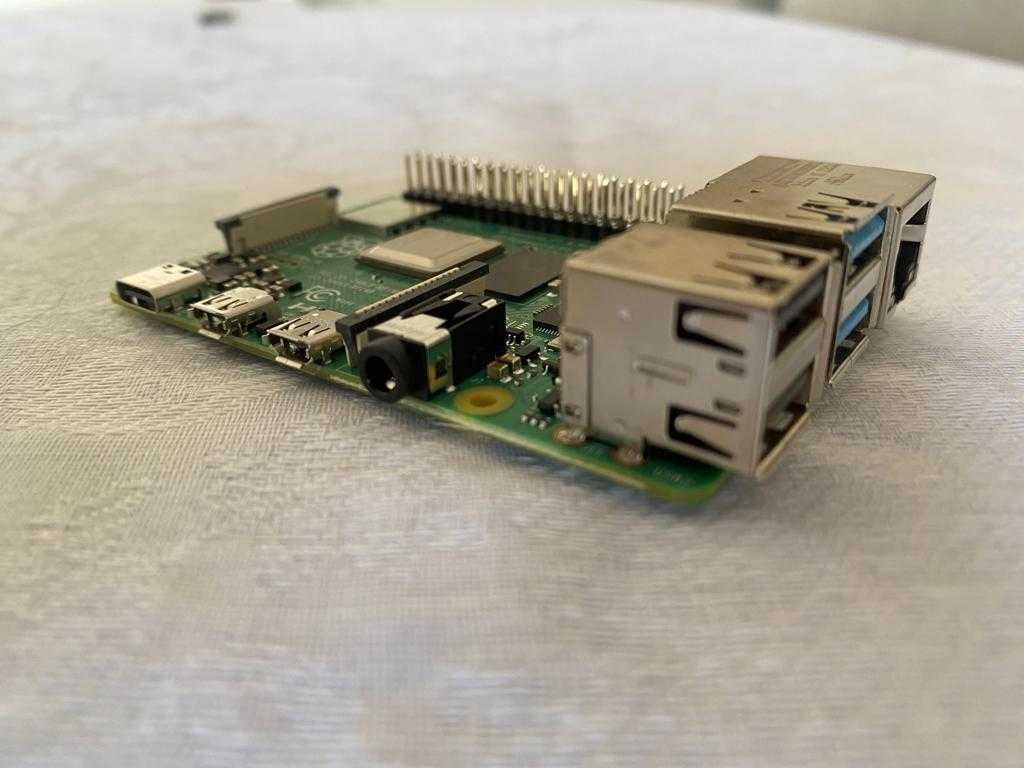 Raspberry Pi 4 2GB