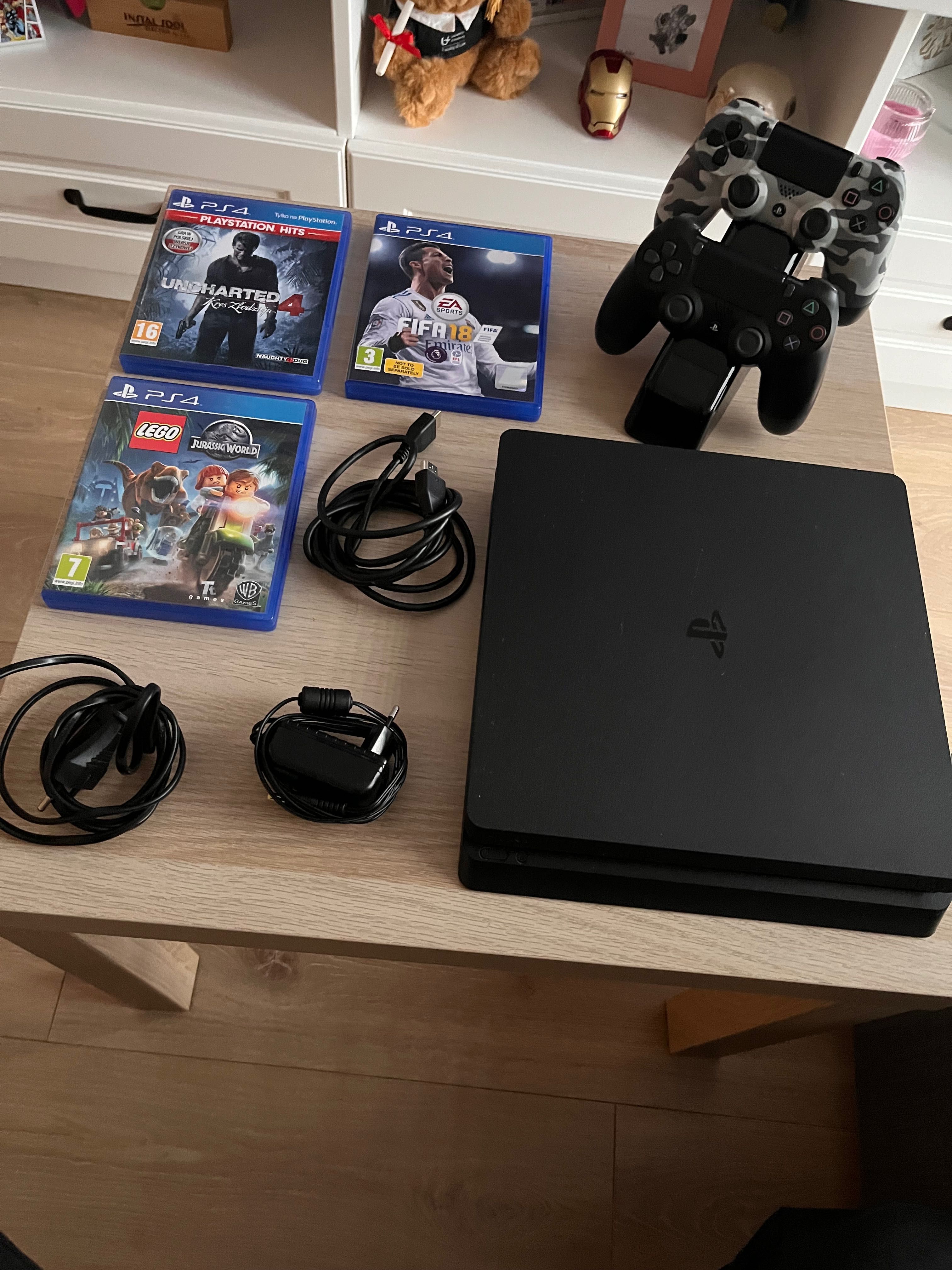 Playstation 4 Slim 500gb (gry, 2pady)