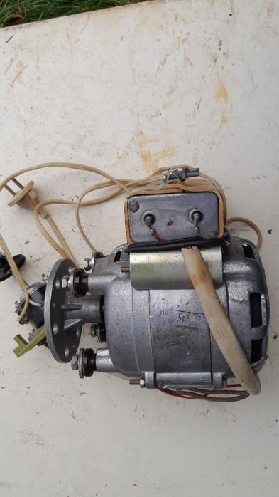 Двигатель асинхронный АВЕ-07-4ЦУ4.