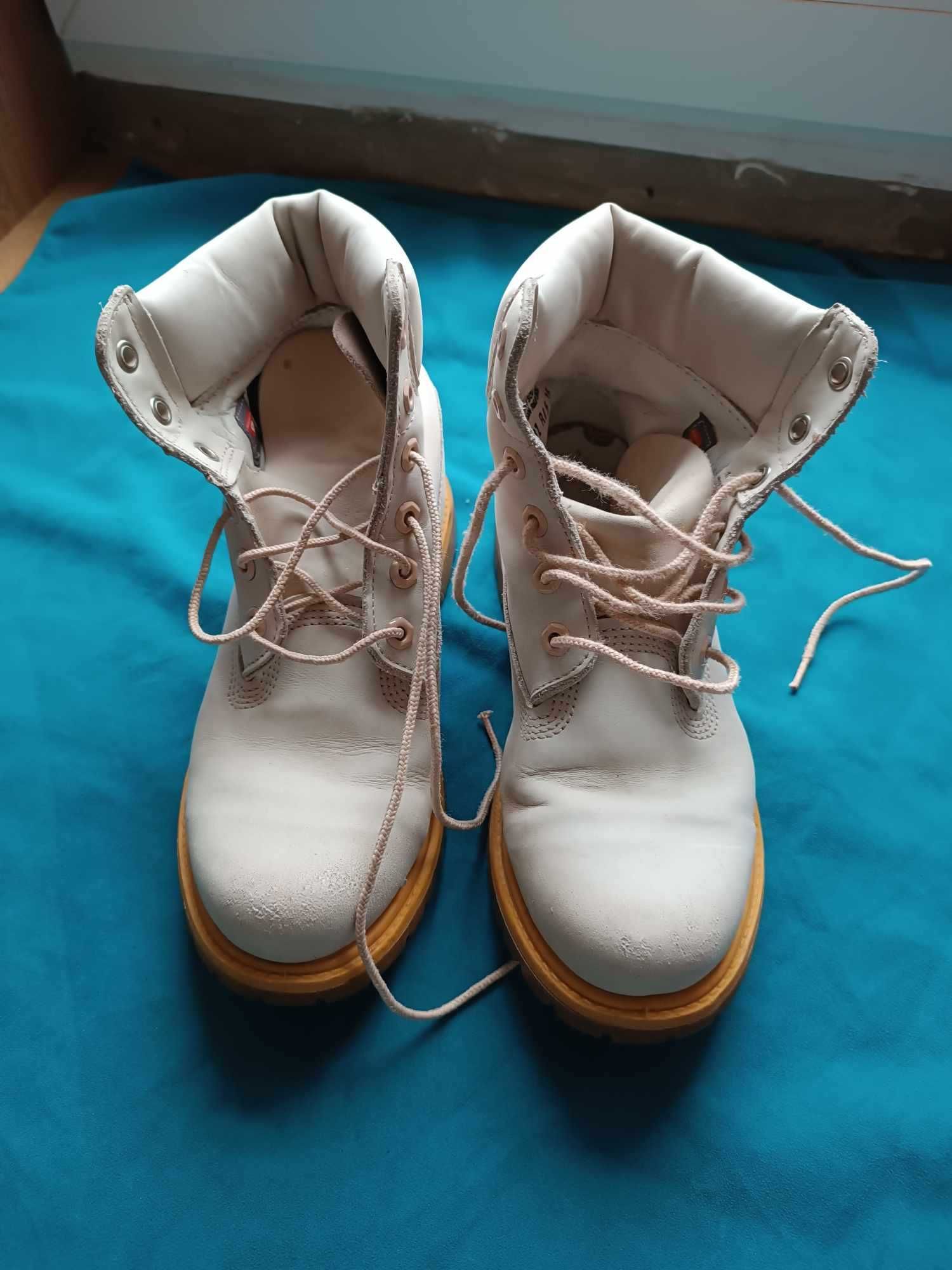 Buty ze skóry naturalnej trapery za kostkę beżowe - 39 - "Timberland".