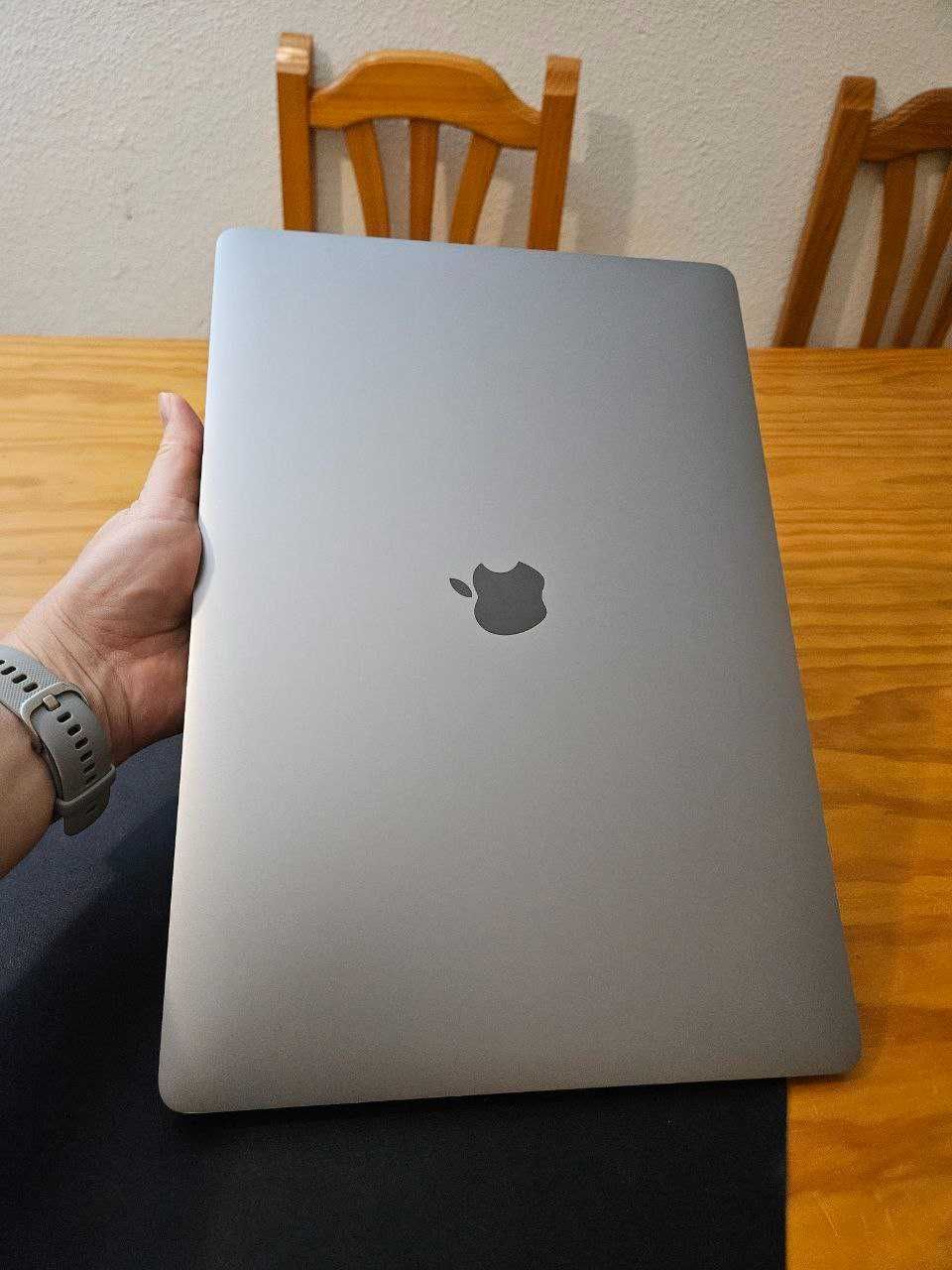 MacBook Pro 2019 (фактично 2020) | 15", Inter Core i7 | 16Gb | 256 Gb