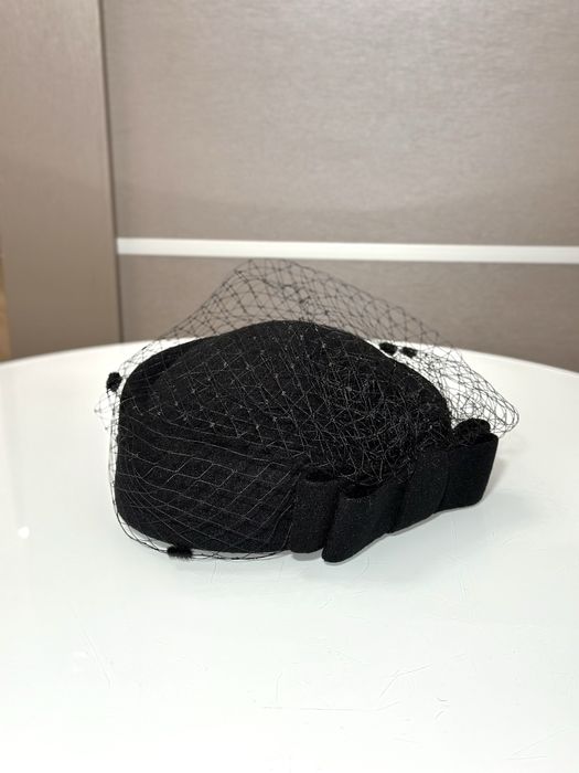 Фетровая шляпка таблетка с вуалью