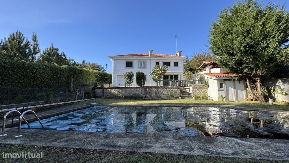 Moradia T4 com piscina à venda em Gemeses