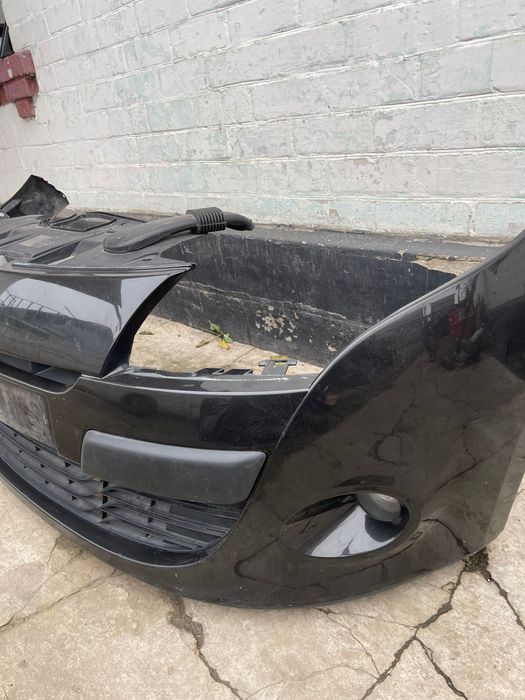 Передній бампер Renault Megan 3 в кольорі TEGNE