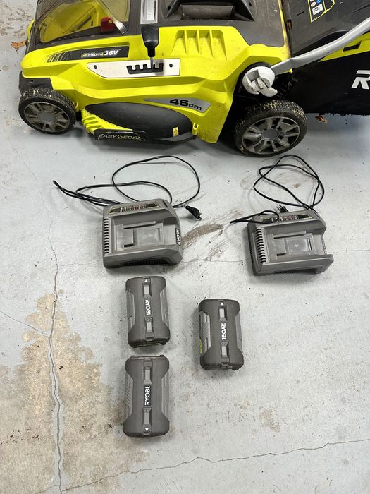 Kosiarka akumulatorowa Ryobi RLM36X46L5F z bateriami i ładowarkami