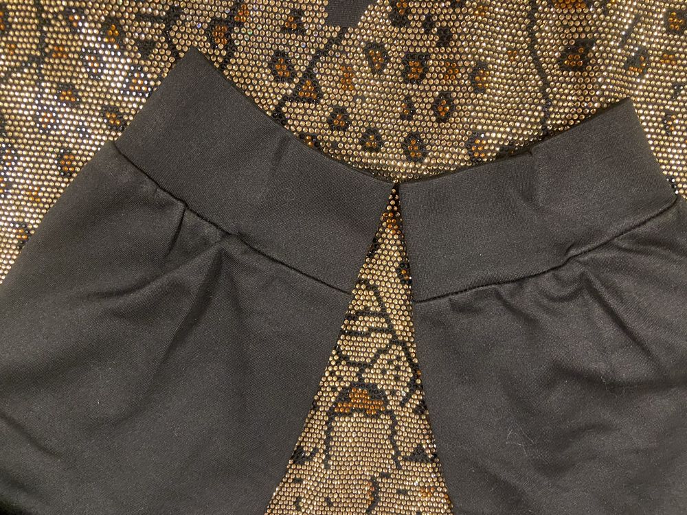 Bluza ze złotym hologramem z kapturem