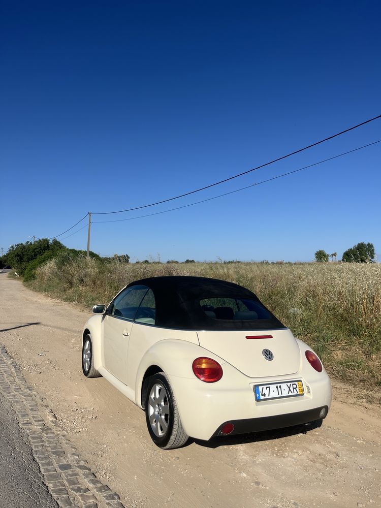 VW New Beetle Cabriolet 1.9 TDI (2004) – Edição Creme