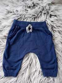 Spodnie niemowlęce dla dziewczynki SMYK r.62