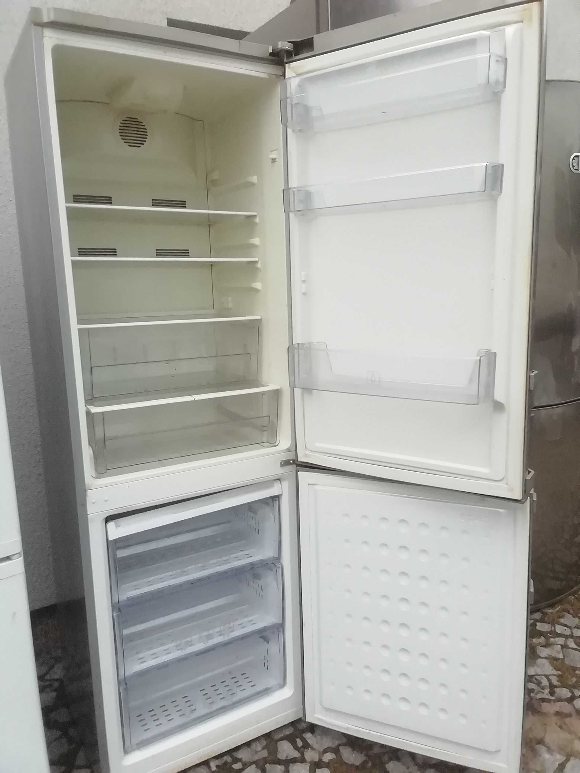 Lodówka Beko (uszkodzona).