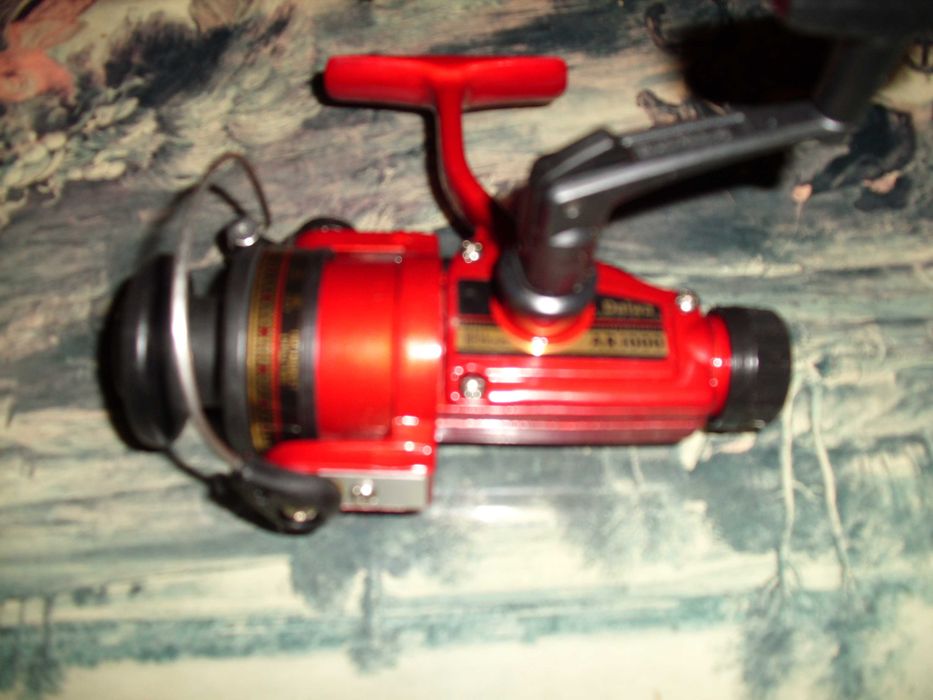 vendo 8 carretos de pesca novos em caixa por 20 euros cada