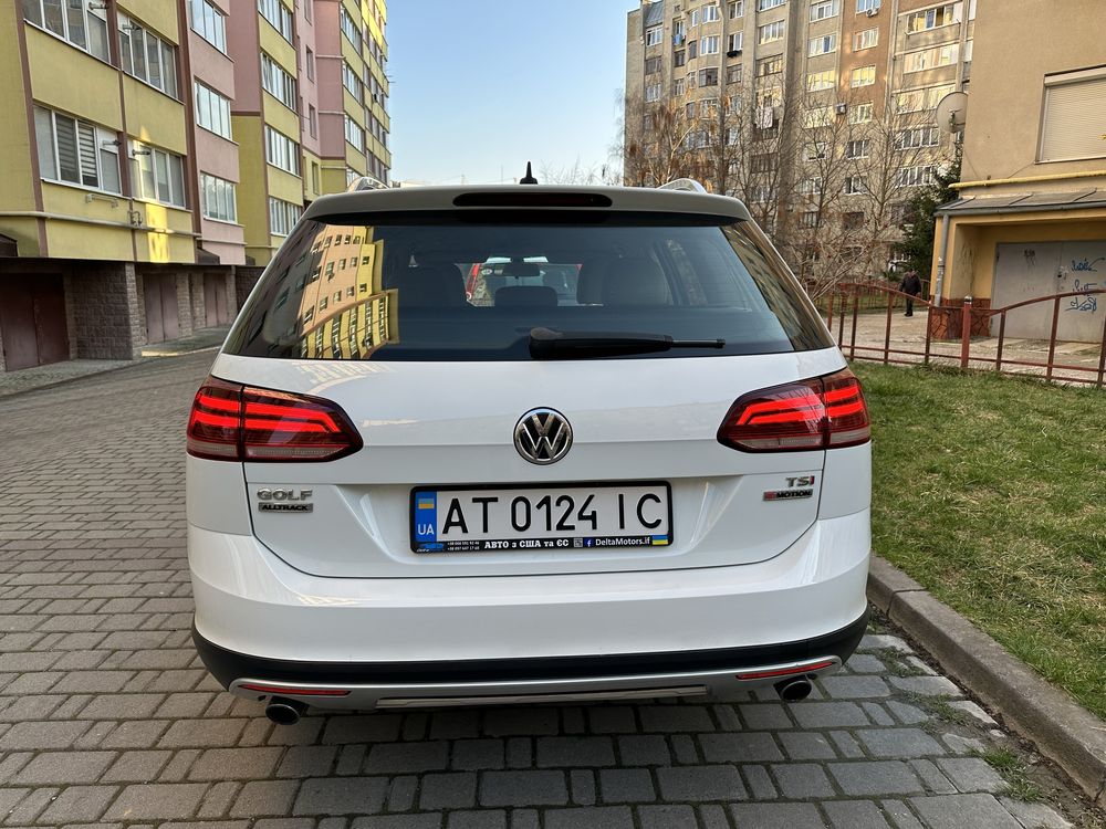 Volkswagen golf alltrack 2018 рік