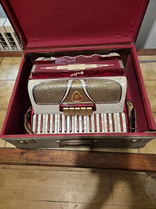 Sprzedam akordeon Orfe Włoski 96b