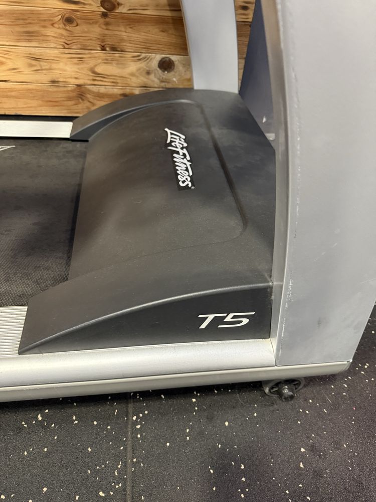Passadeira Life Fitness Ginásio