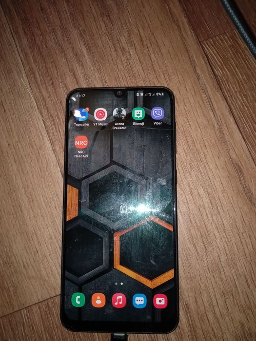 Продам Samsung a50 6/128 в хорошем состоянии