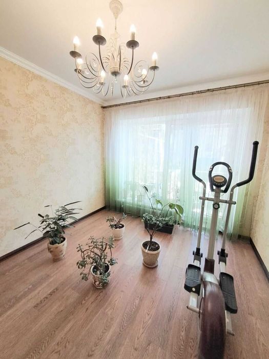 Продам неймовірний маєток наповнений домашнім теплом. Р-н Міськсаду.