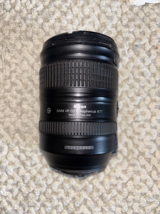Objetiva Nikon AF-S Nikkor 28-300mm f/3.5-5.6G ED VR
