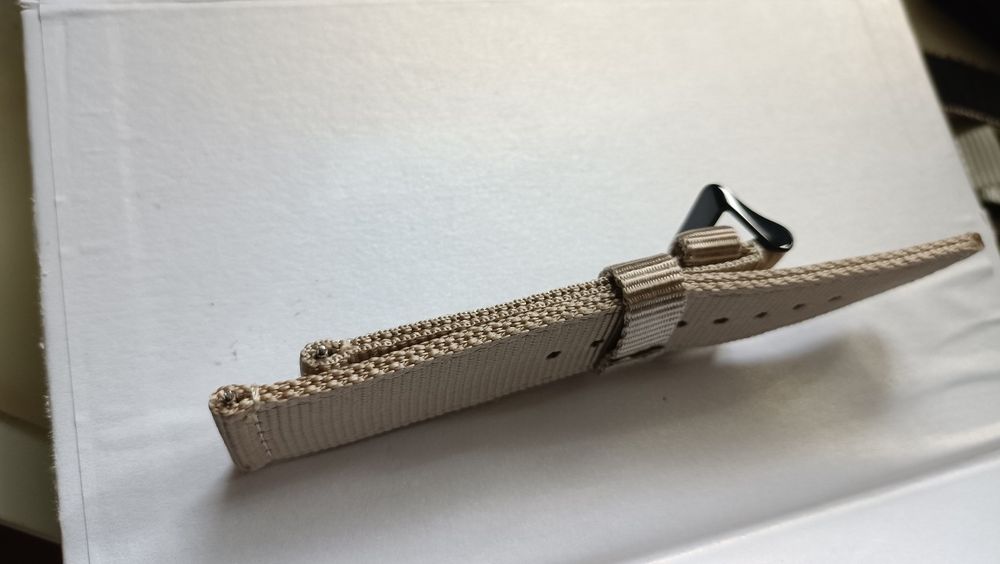 Pasek do zegarka 20mm nylonowy beżowy