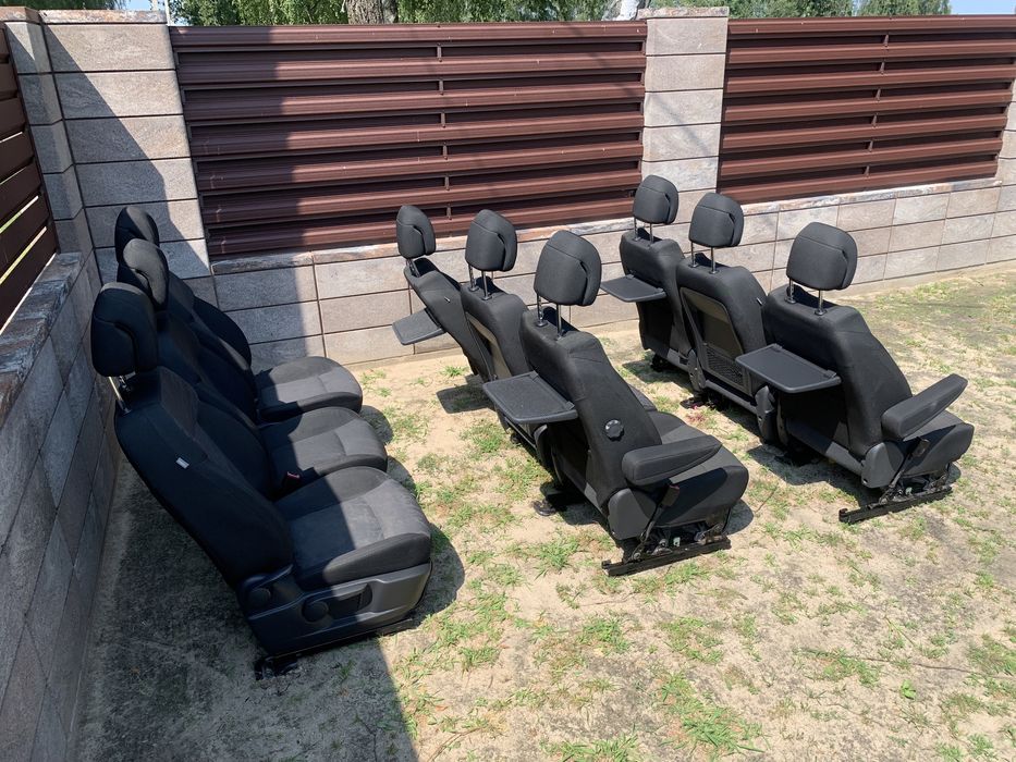 Передні сидіння Пежо 3008 5008 ,Сидушки Пежо ,Сидіння  буса