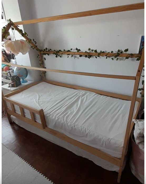 Cama (bicama) casinha de madeira