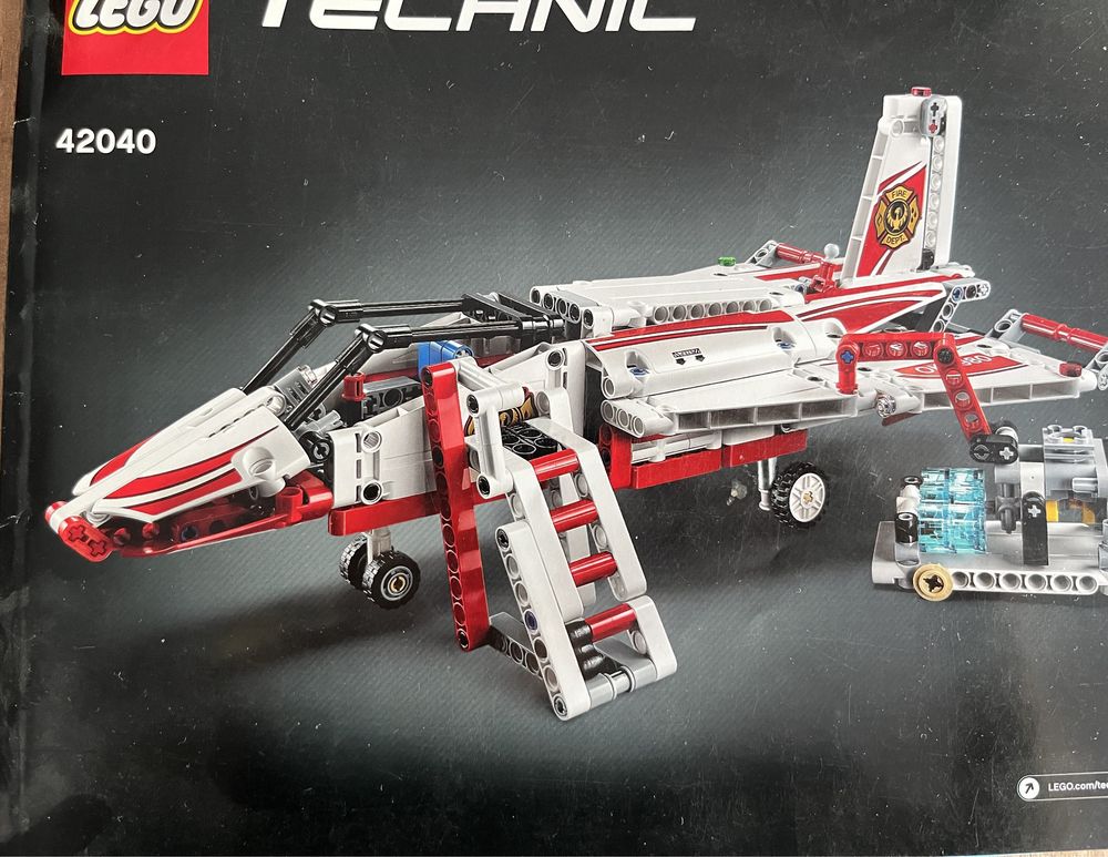 100% kompletny zestaw Lego technic 42040