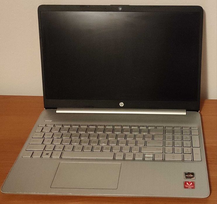 Laptop HP 15s...