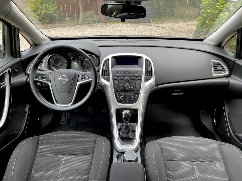 Opel Astra J COSMO 1.6 115km ! 134 tyś przebiegu !